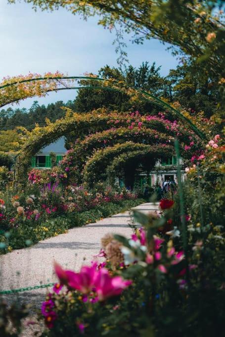W27a - Splendide A 3' De Giverny Limetz